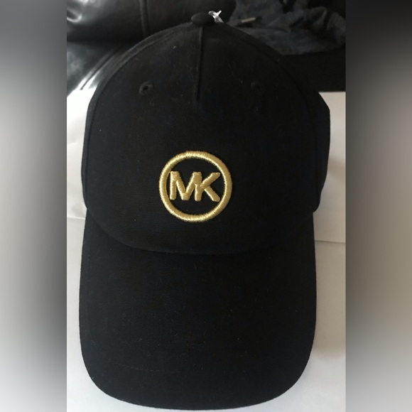 NW Michael Kors Cap - Picture 3 of 14